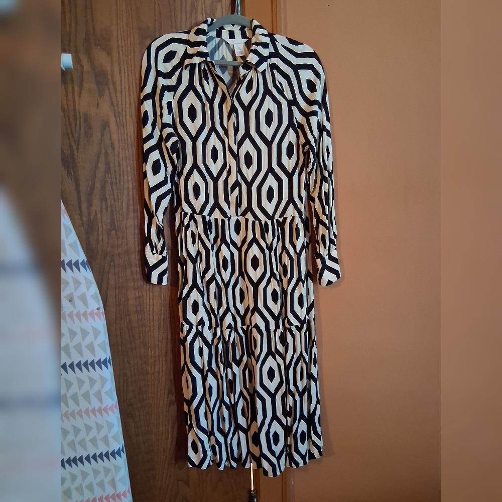 H&M Geometric Black and Cream Dress